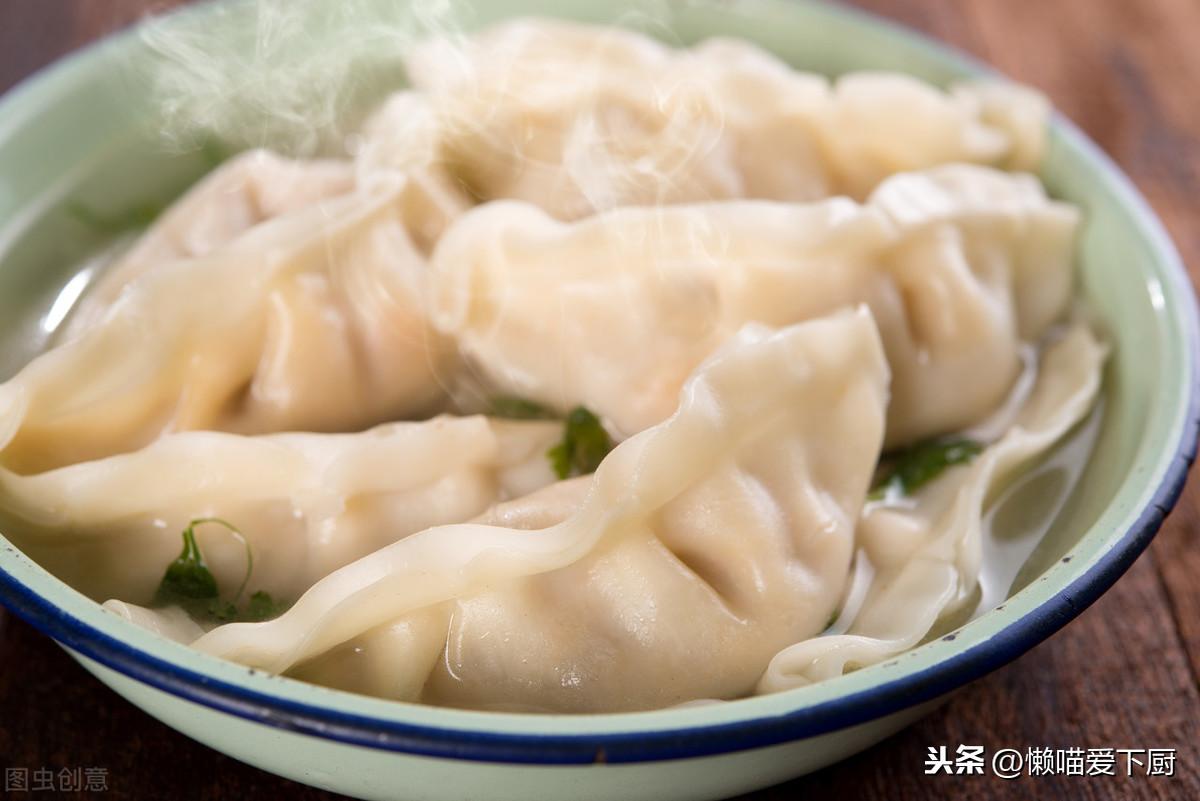 煮速冻饺子怎么煮，最忌水沸下锅，教你正确方法，饺子不破皮不粘连