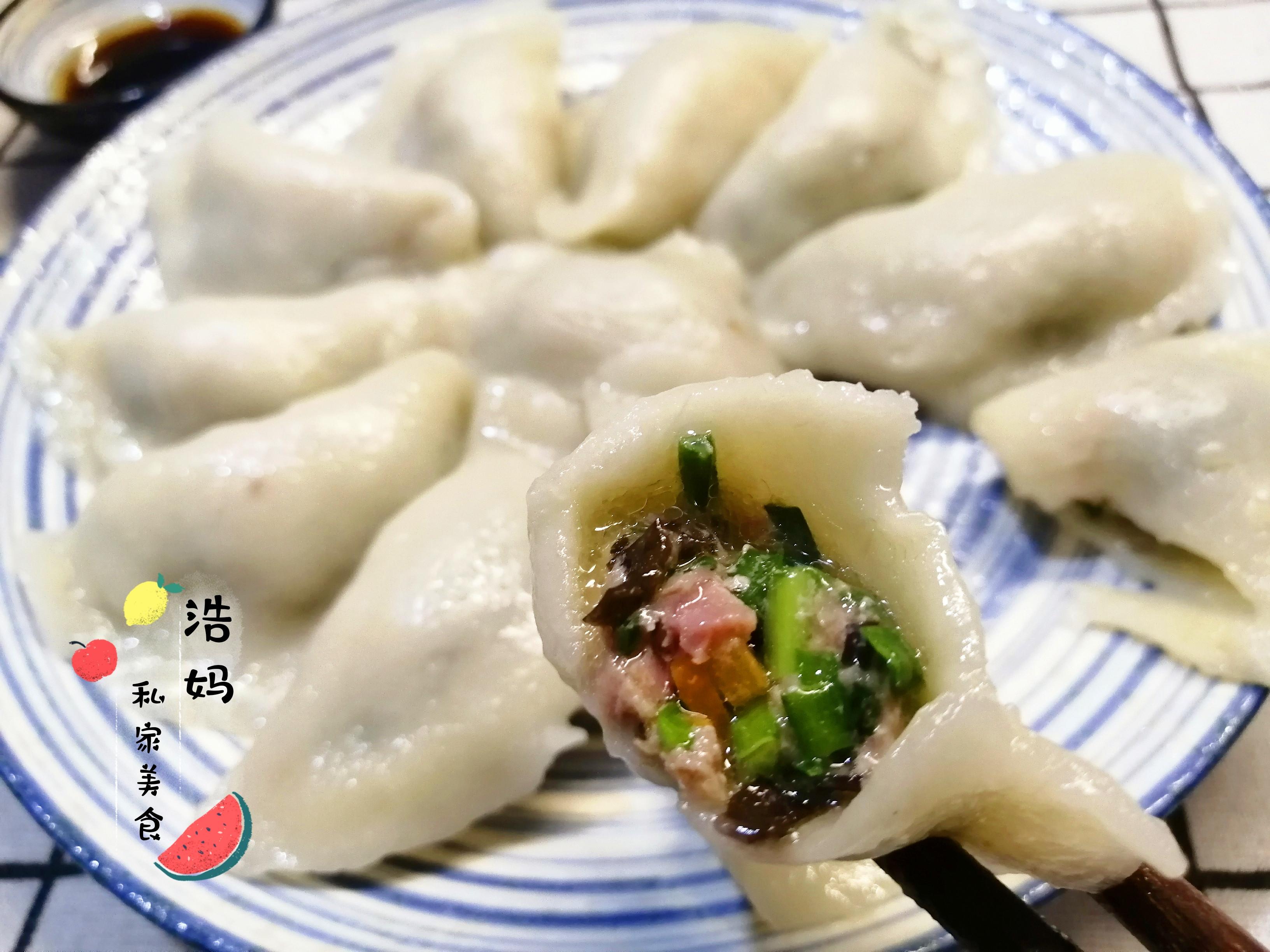 芋皮饺子的做法？ 饺子新吃法，芋头加淀粉，做出来Q弹爽滑